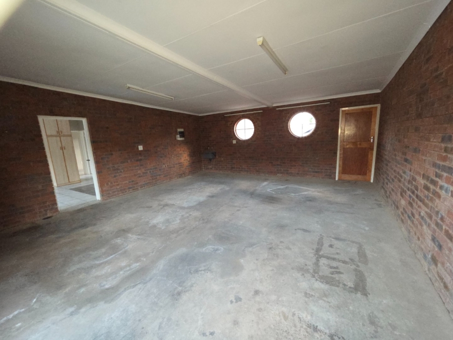 2 Bedroom Property for Sale in Kiepersol Free State